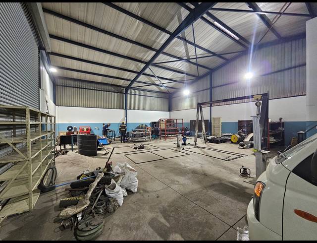 354M² FACTORY TO LET IN ANDERBOLT